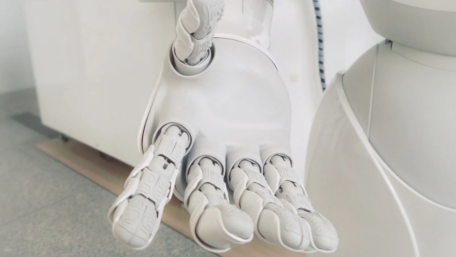 Chatbot IA pour PME : agent conversationnel sur site web et messageries